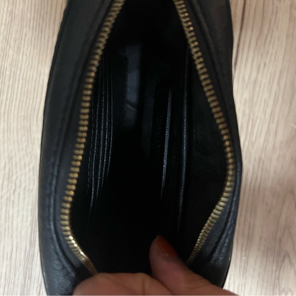 Michael kors crossbody - Picture 3 of 4